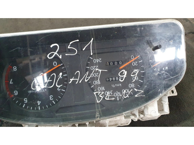 Přístrojová deska  Mitsubishi Galant 2000 MR444016, 2573104022  
