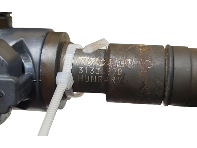 Vstřikovač 31336878, 0280   Volvo V40 Cross country    D4204T8 