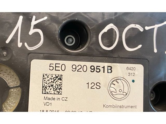Přístrojová deska  Skoda Octavia Mk3 (5E) 2014 5E0920951B, A2C53427456  
