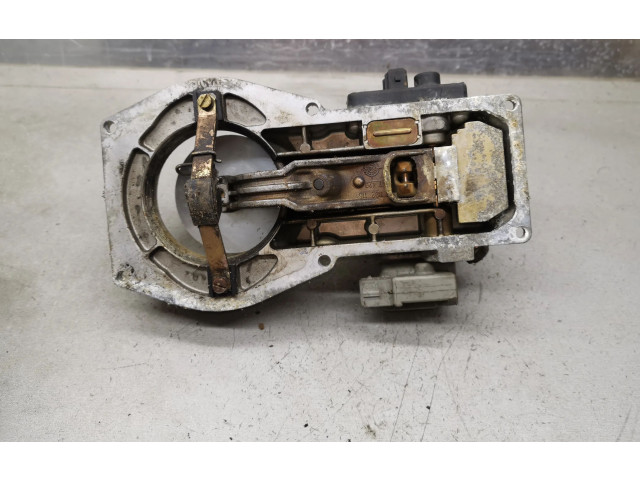 Vstřikovací lišta 0438121011, 026133353   Audi 80 90 B3     