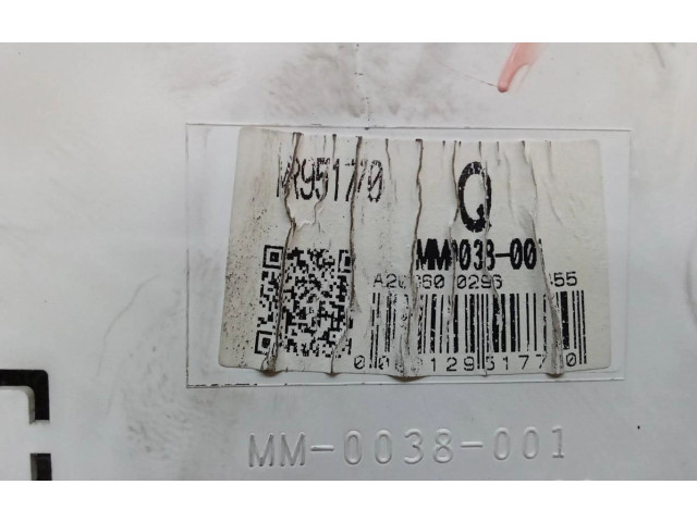 Přístrojová deska  Mitsubishi Colt  MM0038001  