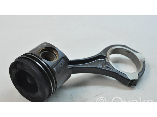 Píst 6423882   Mercedes-Benz S W222  pro naftový motor 3.0 OM 642.861 