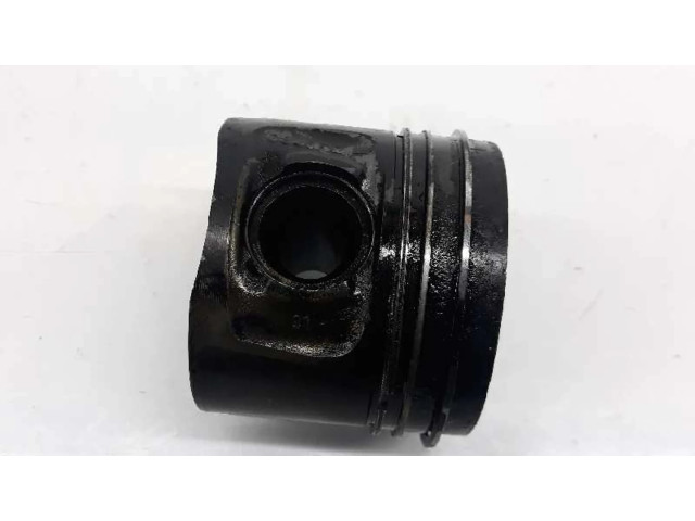 Píst 11257803033   BMW 5 E39   2.0  