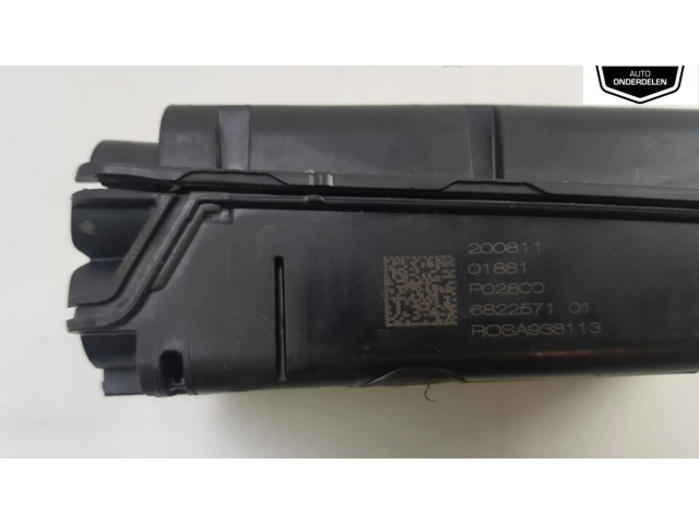   Pojistková skříňka 6822571   BMW 1 F40 2020