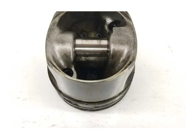 Píst 11257812567   Mini Cooper Countryman R60  pro naftový motor 1.6  