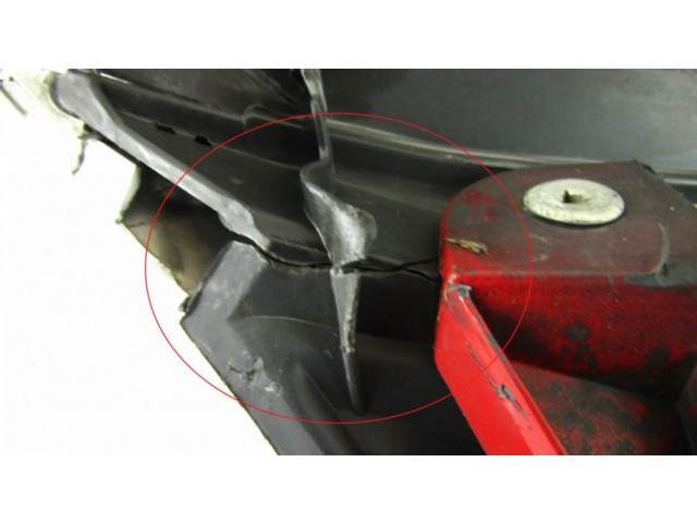 Передняя решётка Dacia Logan I 2004-2012 года 8200748240      