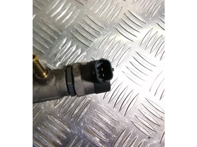 Vstřikovací lišta 30777554, 030967   Volvo V70     