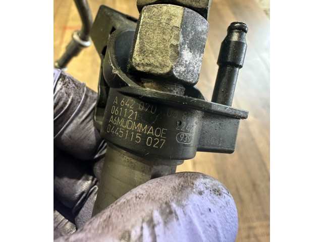 Форсунка A6420700587    Mercedes-Benz R W251   