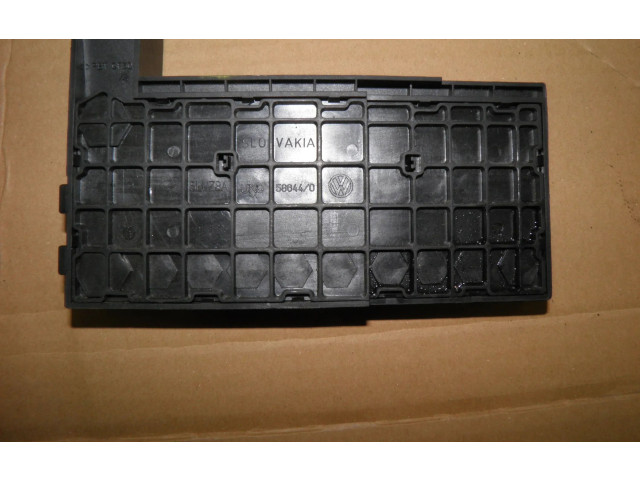 Блок предохранителей 7H0937550   Volkswagen Transporter - Caravelle T5    