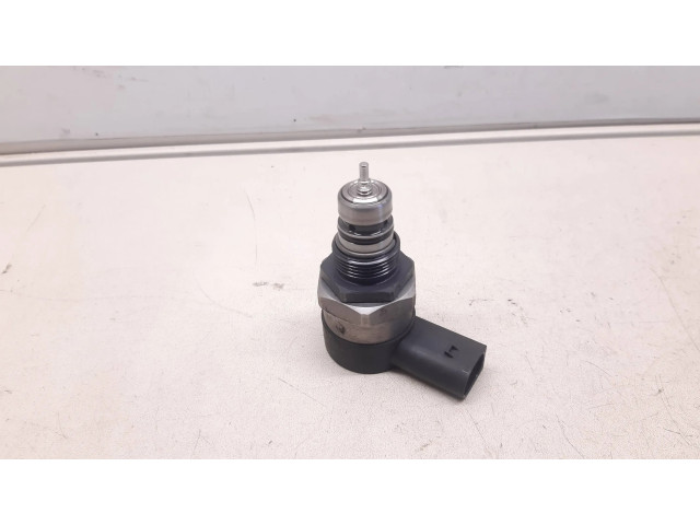 Vstřikovač 0281002949, 0190Z0   BMW 5 F10 F11  pro naftový motor 3.0 N57D30A 