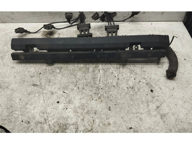 Vstřikovací lišta 280150415   BMW 5 E39  pro benzínový motor 2.3  
