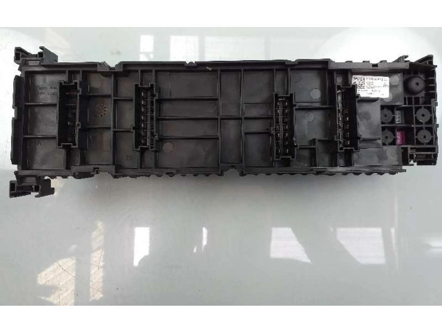 Pojistková skříňka Řídící jednotka BSM 2469067200, 33207347   Mercedes-Benz  W176 2018