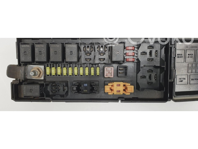 Блок предохранителей  04692087AB   Jeep Cherokee    