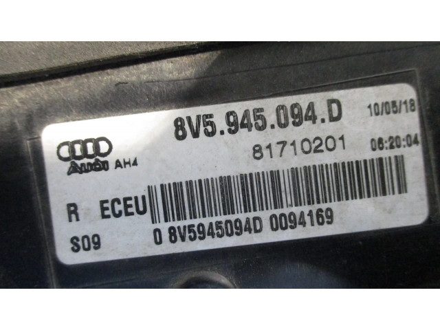 Задний фонарь правый 8V5945094D    Audi A3 S3 8V   2013-2019 года