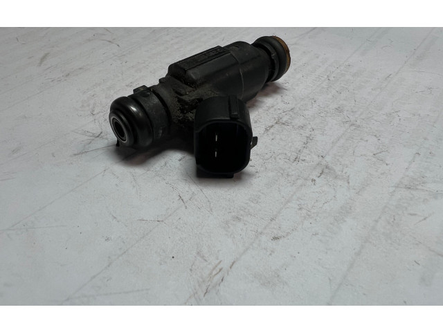 Vstřikovač 3531022600, 9260930006   Hyundai Matrix  pro benzínový motor 1.6  