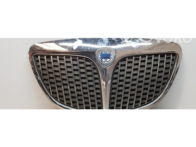 Передняя решётка Lancia Ypsilon  735384149      