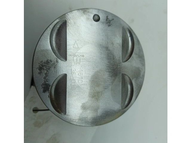 Píst 062120546, 161036038   Cadillac SRX  pro benzínový motor 3.6  
