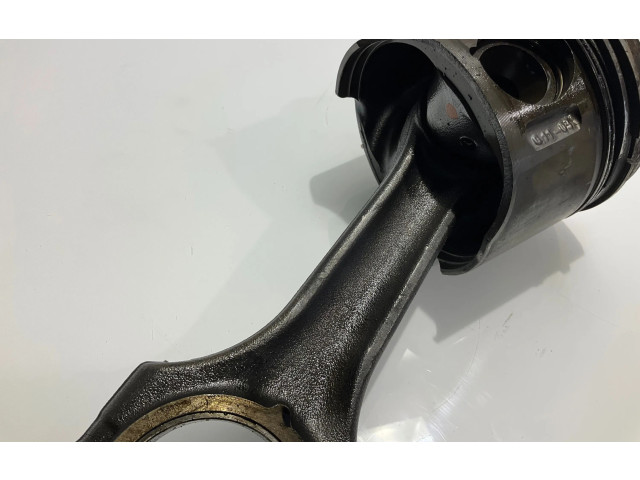 Píst    Mercedes-Benz E W211    648.961 