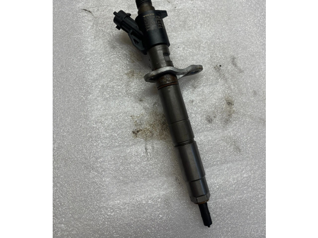 Vstřikovač 31303238, 0445116046   Volvo V40    D5204T6 