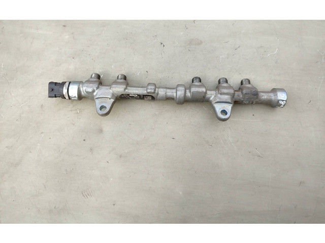 Vstřikovací lišta 55573331, 852196   Opel Meriva B     