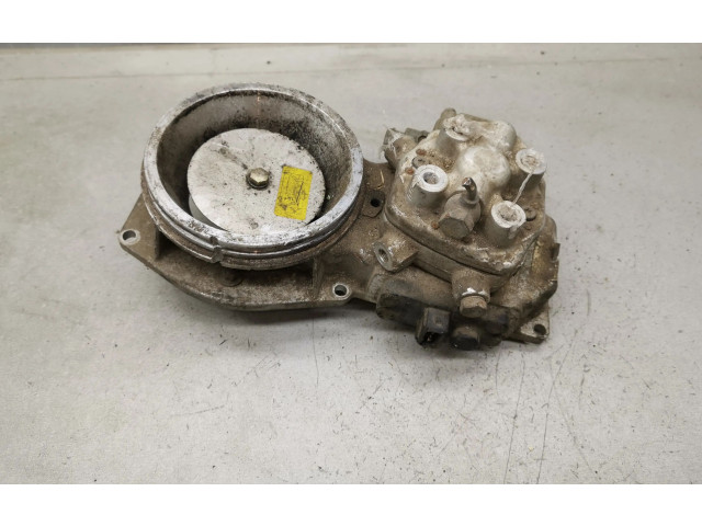 Vstřikovací lišta 0438121011, 026133353   Audi 80 90 B3     