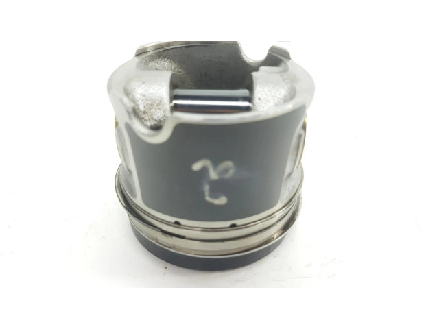 Píst 11258580515   BMW 5 F10 F11   2.0  