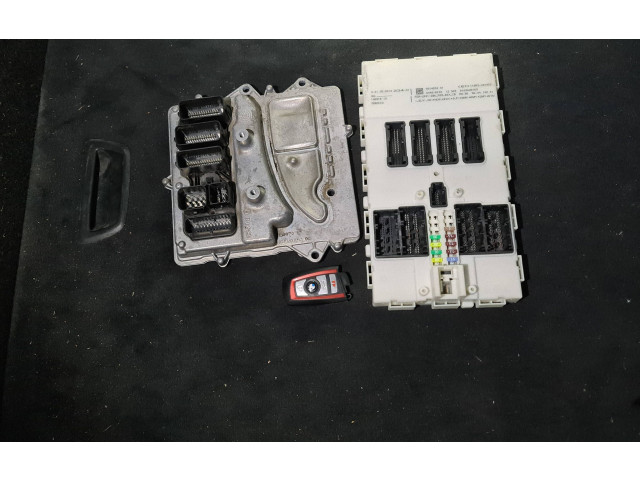 Pojistková skříňka Блок управления двигателя 8600449   BMW 3 F30 F35 F31 2013
