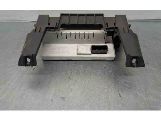 Дисплей    8200290542   Renault Megane II