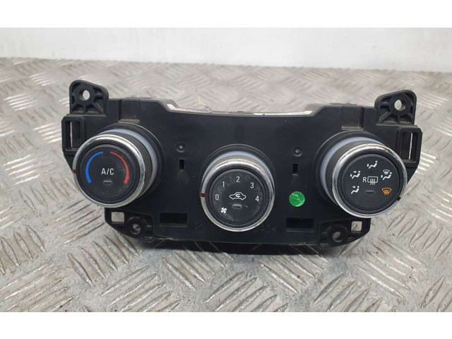 Блок управления климат-контролем 42359278, 557812715   Opel Karl