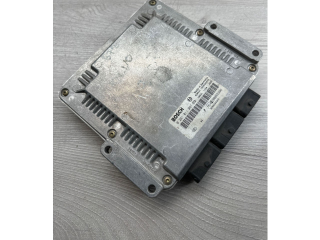 Řídící jednotka 1039S00576, 8200233343   Volvo S40, V40 2002