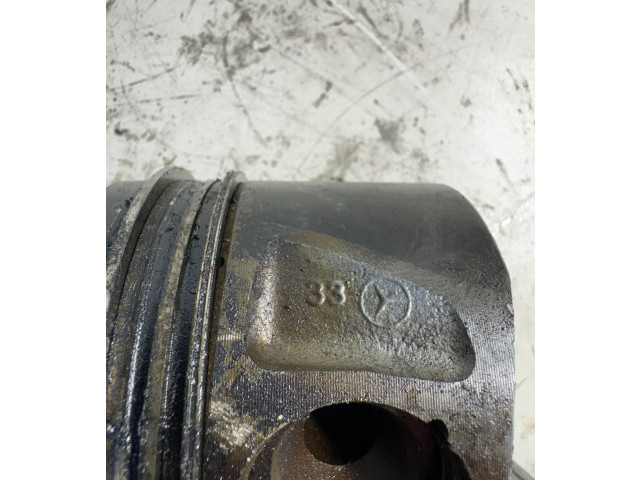 Píst 8340F   Mercedes-Benz ML W164    642.940 