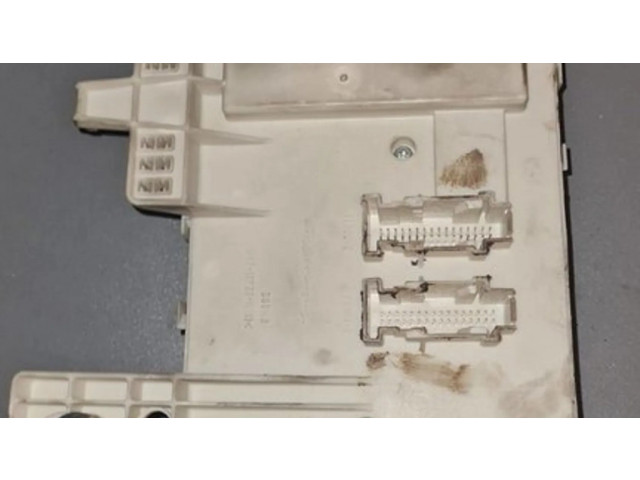   Pojistková skříňka 30728906, 519096408   Volvo V50 2007