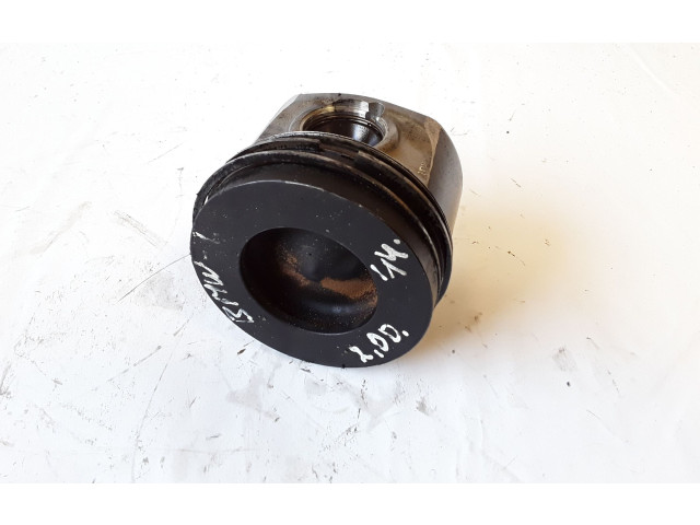 Píst    BMW 1 F20 F21  pro naftový motor 2.0  