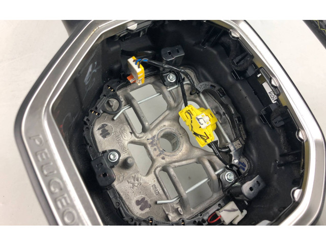 Volant Peugeot 2008 II 2022 98453341ZD, 640501800D  