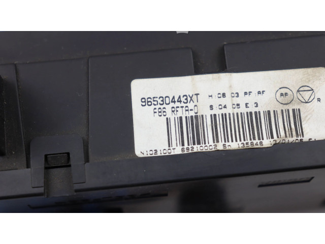 Блок управления климат-контролем 96530443XT   Peugeot 1007