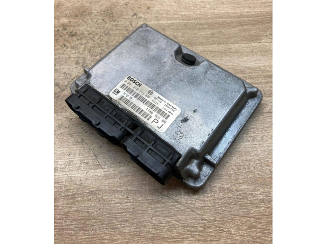 Блок управления двигателем Блок управления 24417198, 0281010273   Opel Omega B2