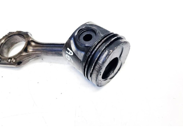  Поршень с шатуном    Audi A4 S4 B5 8D  