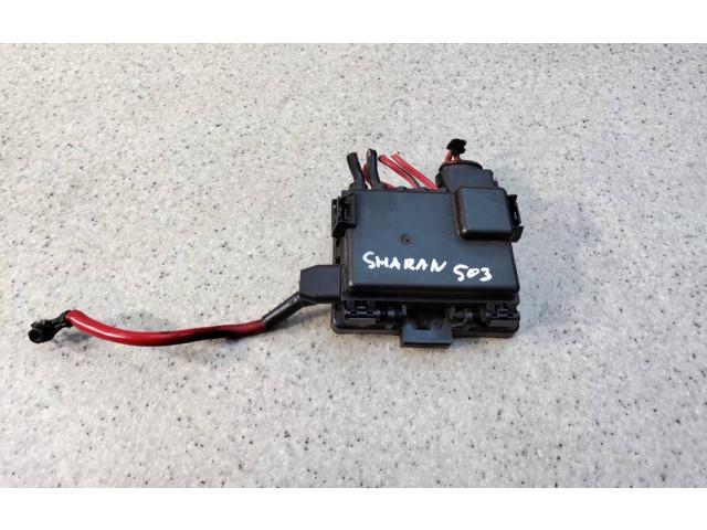 Блок предохранителей  7M3937548A   Volkswagen Sharan    