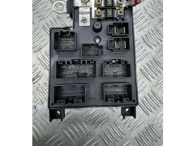   Pojistková skříňka 8678449, 518218009   Volvo V70 2004