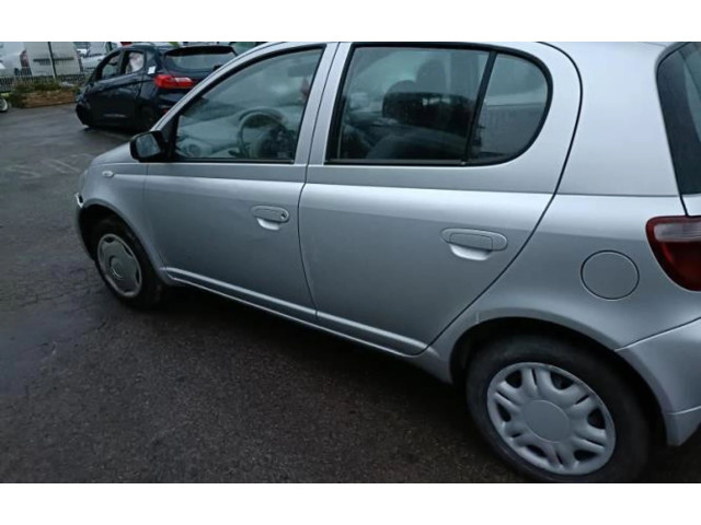   Pojistková skříňka    Toyota Yaris 2000