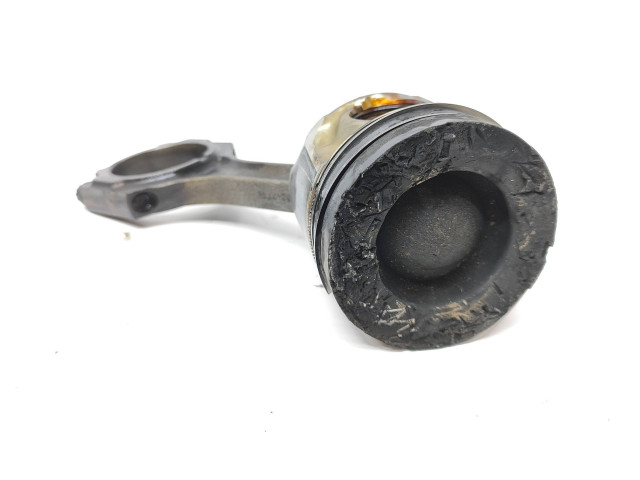 Píst 0217739   Toyota Land Cruiser (J200)     