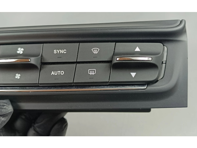 Блок управления климат-контролем 06701187960   Maserati Quattroporte