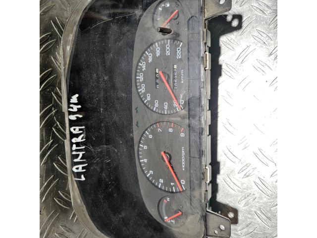 Přístrojová deska  Hyundai Lantra I 1993 71110551, 78811290  