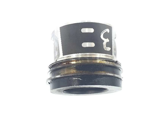 Píst 1612784080   Citroen C4 II Picasso  pro naftový motor 1.6  