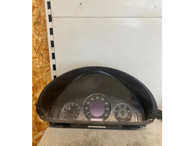 Přístrojová deska  Mercedes-Benz CLK A209 C209 2004 A2095404311, 110080140  