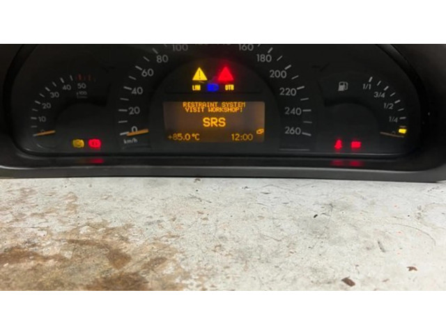 Přístrojová deska  Mercedes-Benz C W203 2001 A2035403411, 110008896043  