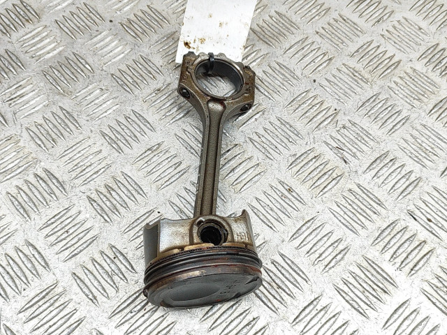 Píst 2351003HA0, 2304103HA0   Hyundai Ioniq  pro benzínový / Электричество motor 1.6  