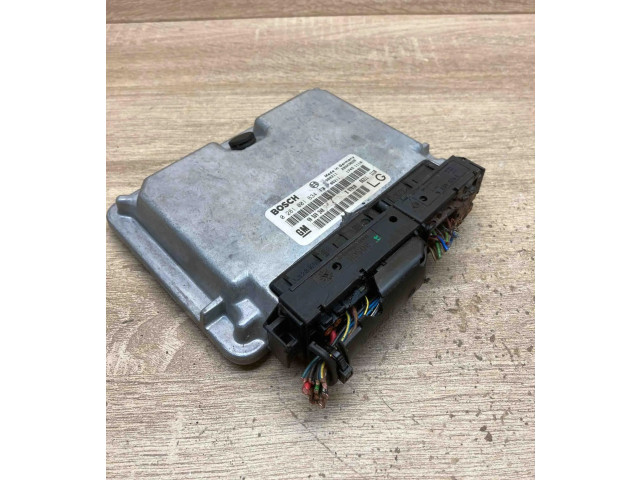 Řídící jednotka 0281001634, 90569348   Opel Vectra B 1996