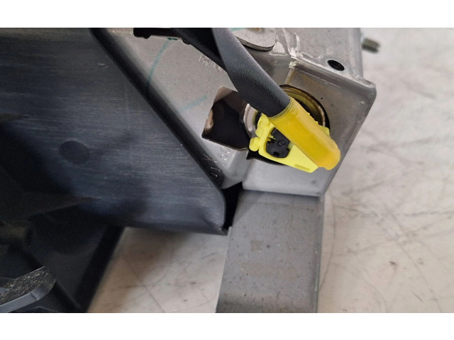 Подушка безопасности для колен 8BXN06417M1J   Toyota RAV 4 (XA40)