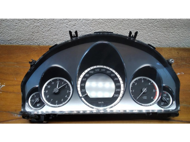 Přístrojová deska  Mercedes-Benz E A207 2009 A2125409547, A2125401348  